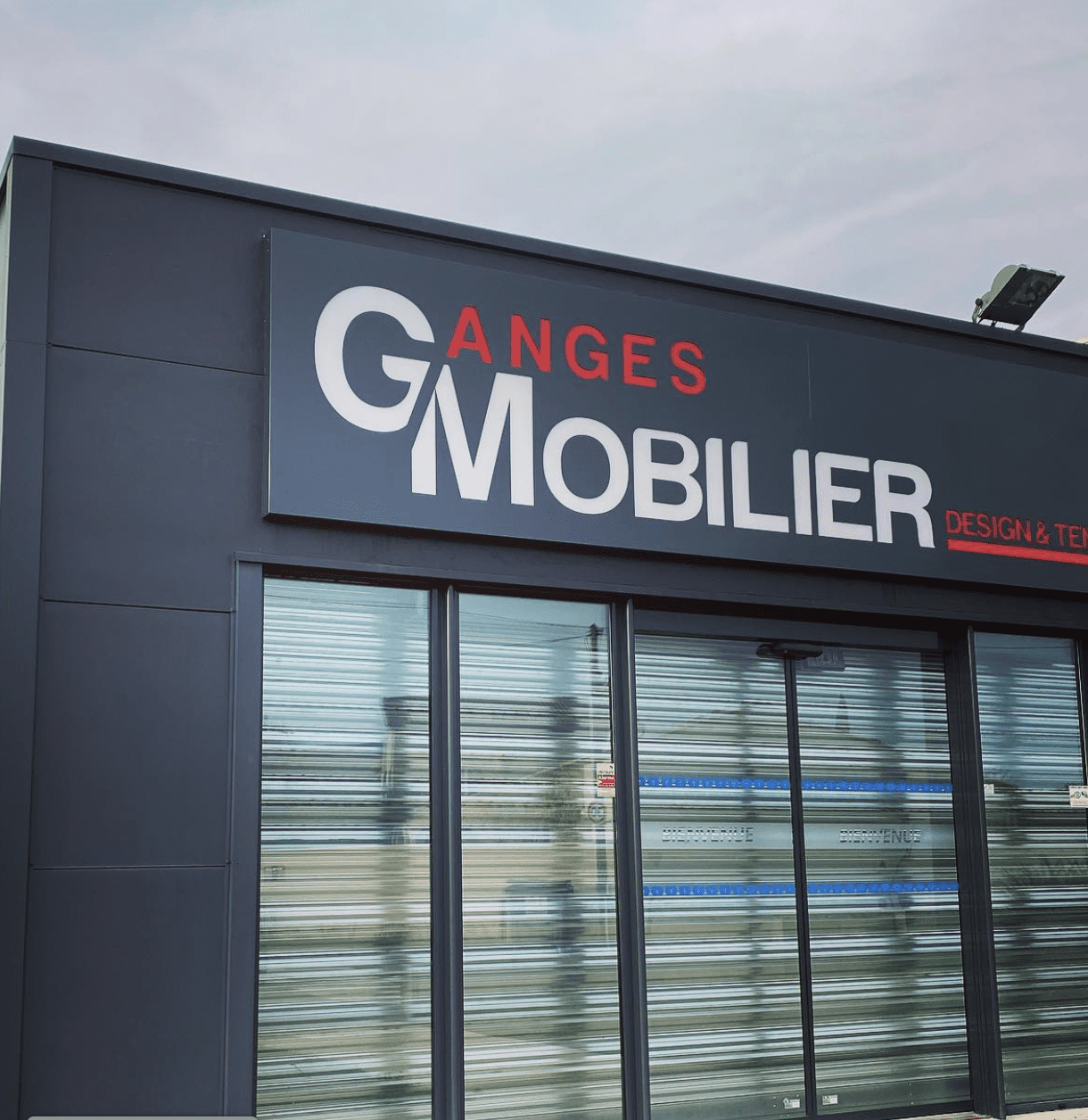 fabrication enseigne caisson lumineux enseigne lumineuse magasin meuble ganges occitanie herault