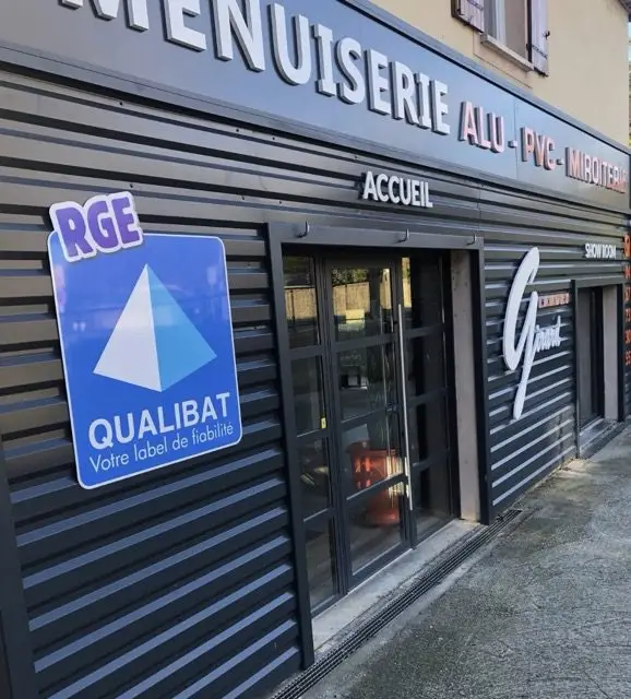 Enseigne en lettres et logo découpés sur mesure – Menuiserie, Ganges / Laroque