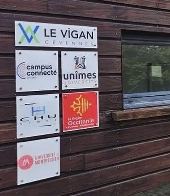Plaque-pro-aluminium-personnalisée-Le-Vigan-Occitanie Plaques professionnelles personnalisées en occitanie plaque en alu composite avec impression Le Vigan.
