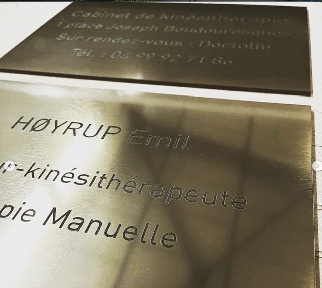 plaques professionnelles personnalisées en Occitanie - Gard et Hérault